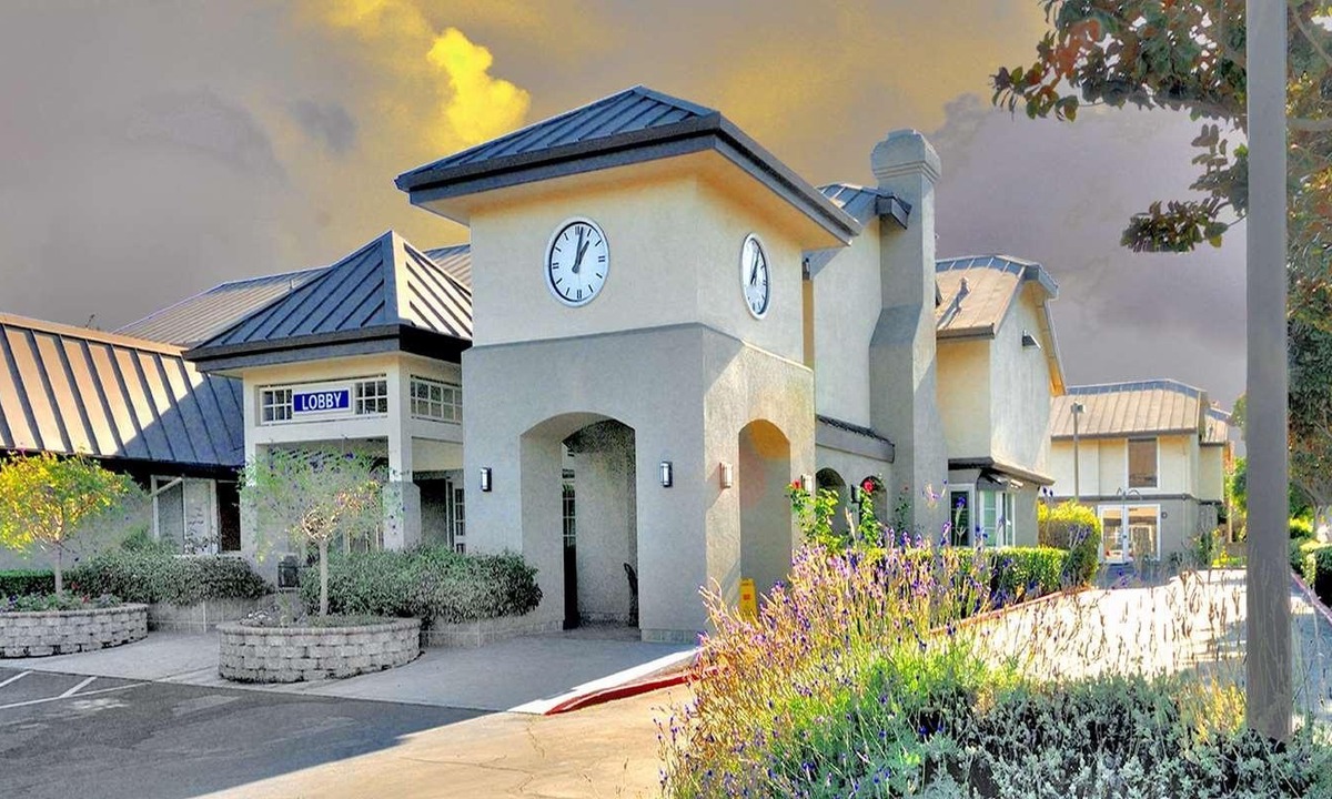 Snail Hotel | Best Western Silicon Valley Inn