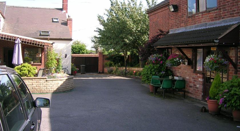 Ibstock Hotel | The Post House