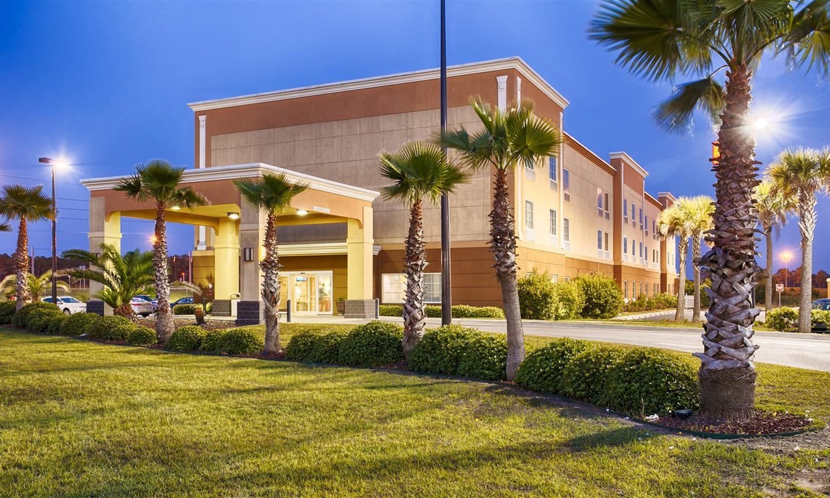 Brunswick Hotel | Best Western Plus Brunswick Inn & Suites