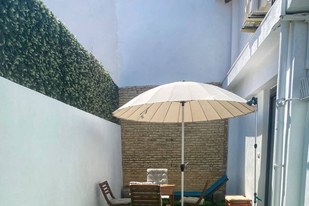 Sedavi House | Pleasant townhouse with parking area