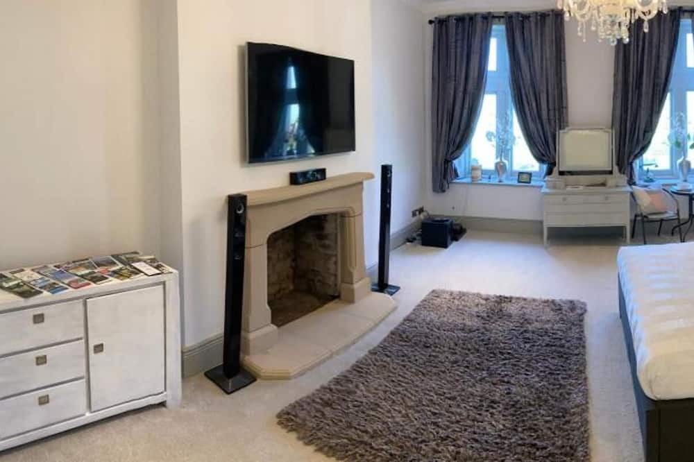 Trawscoed House | Trawscoed Mansion,central Wing