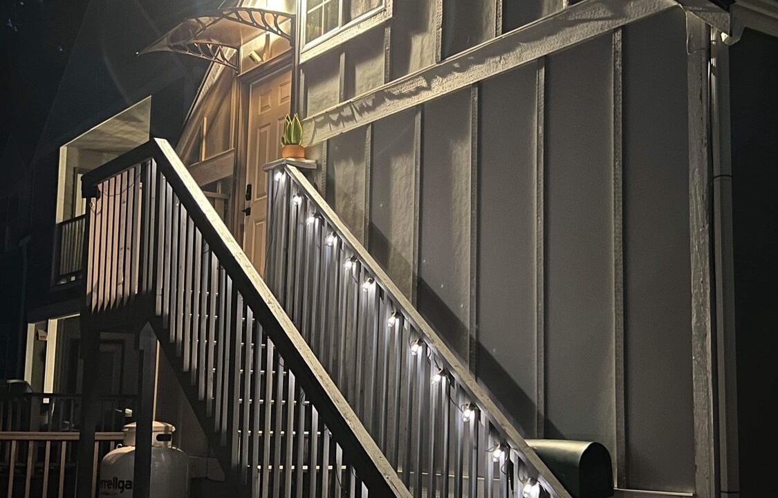 Retsil Apartment | Charming Attached Cottage Loft Studio for Two