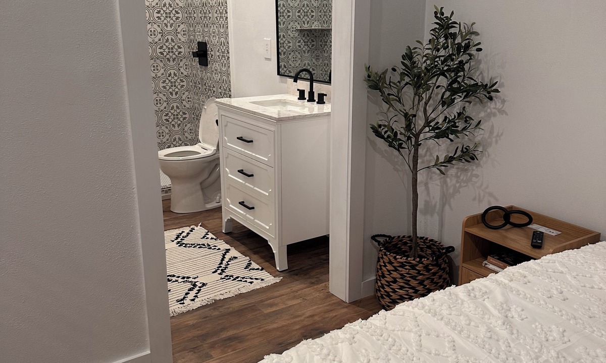 Weatherford House | King size suite