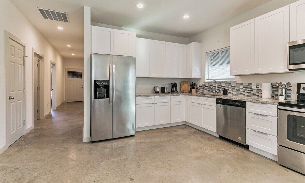 South Dallas - Fair Park House | Central Dallas| 5min to Dtown/Deep Ellum| 65” TV