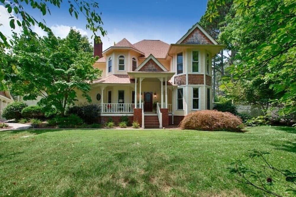 Brownsboro House | Southern Pecan Hideaway - Luxury Home