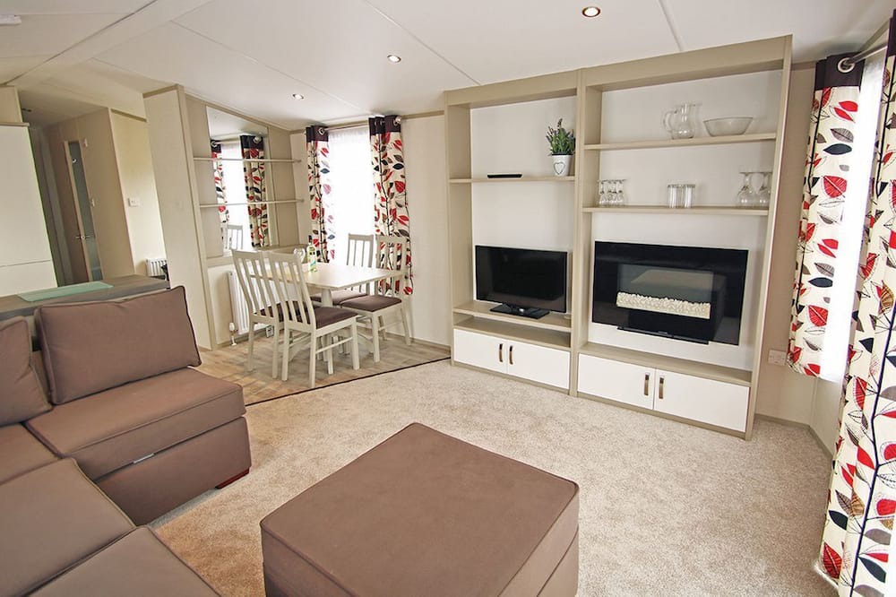 Ringwood House | 2 bedroom accommodation in St. Leonards, Ringwood