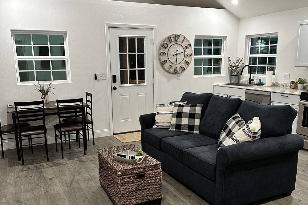 Van House | The Ranch in Van