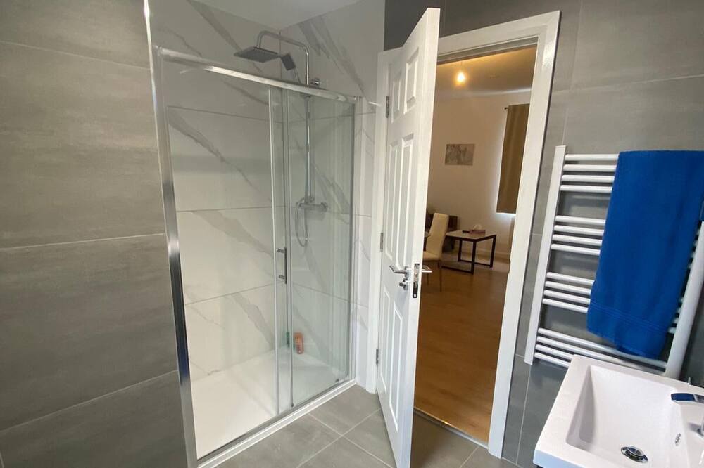 Walpole Apartment | Studio apartment in Ealing F5