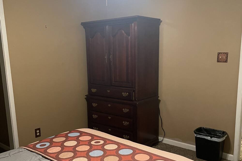 Alexandria House | Complete Privacy/Desired Area