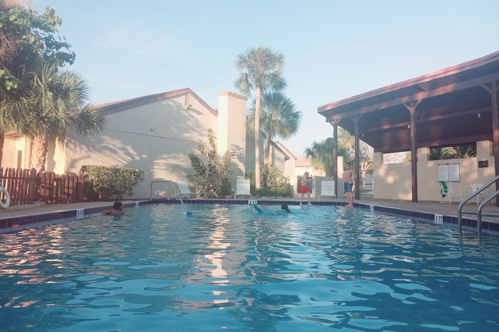 Park East Apartment | Marina downtown