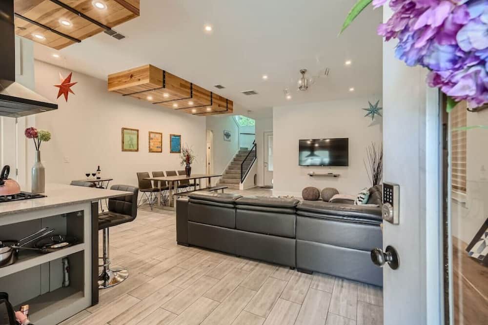 Barton Hills House | Pet Friendly Retreat with Lap Pool/Spa in the '04!
