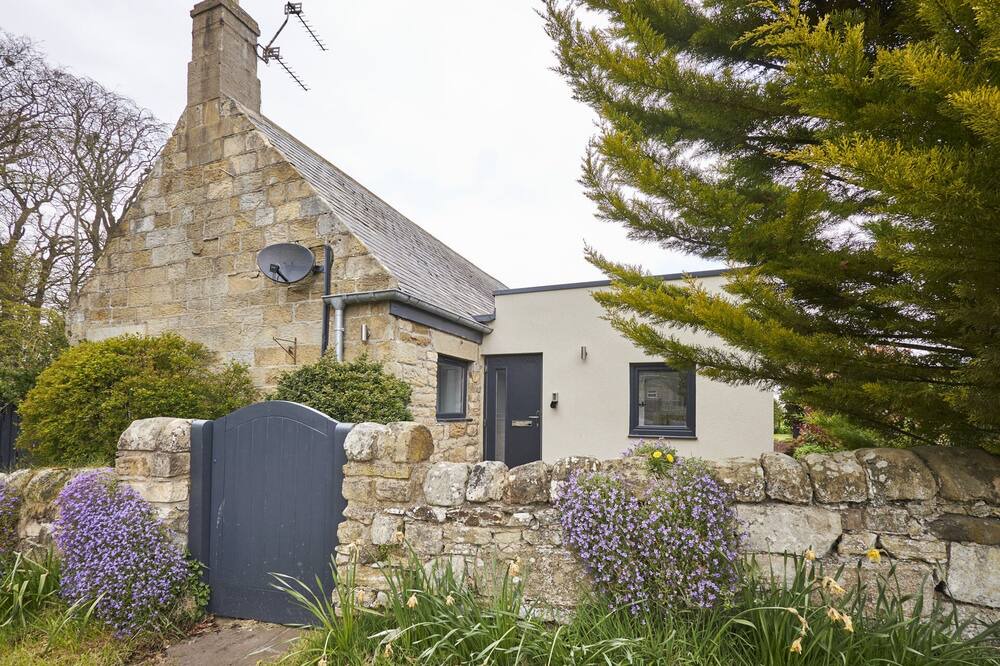 Woodhorn House | Host & Stay | The Lodge