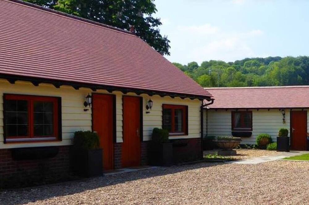 Lower Assendon Bed & Breakfast | Luxury 5 star Lavender room