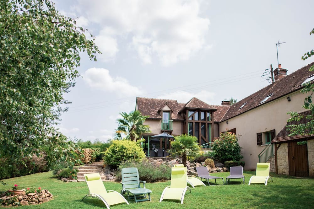 Dollon Cottage | Gite Dollon, 8 bedrooms, 14 persons