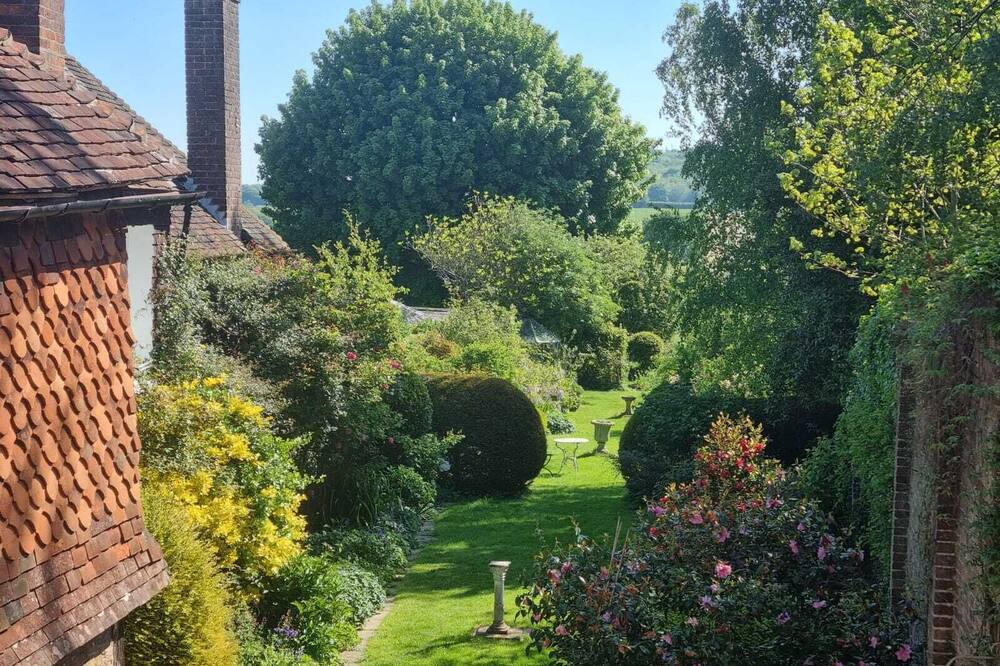 Petworth Cottage | Vrbo Property