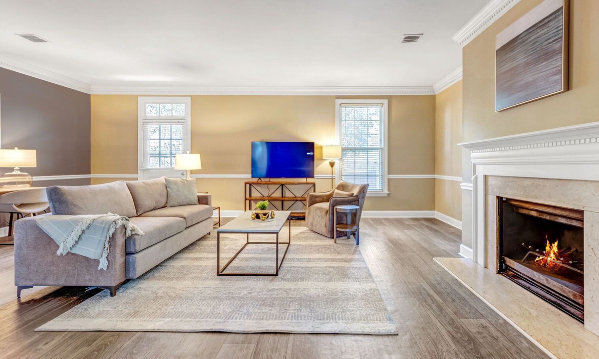 Green Hills Apartment | Modern Apartment in Prime Location (ID9248)