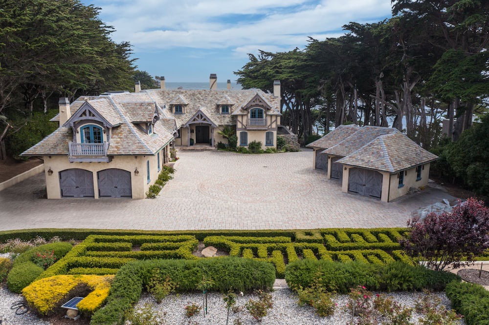 Carmel Highlands Villa | Lux One stunning villa in monterey for concourse