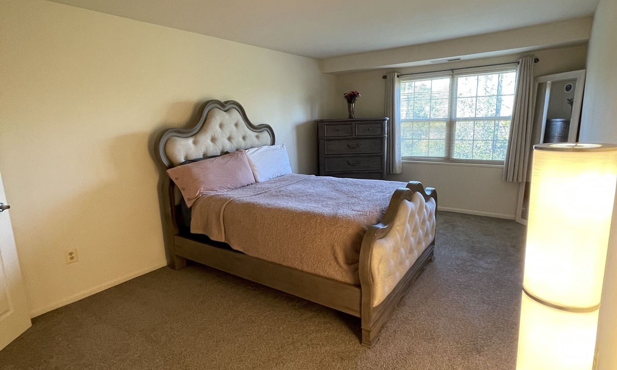 Towson Apartment | Lovely 2 Bedroom unit surrounded by nature