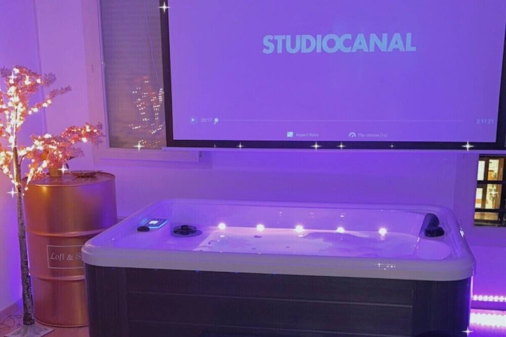 Marcq-en-Baroeul Apartment | Superb apartment with jacuzzi and terrace.