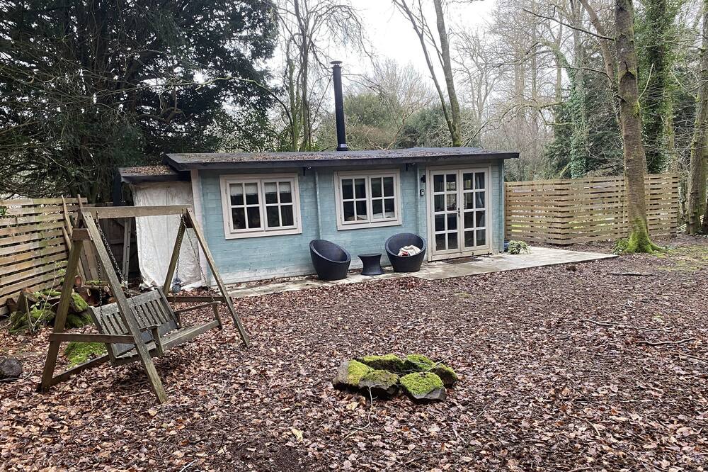 Crawley Down Cabin | Private Woodland Cabin