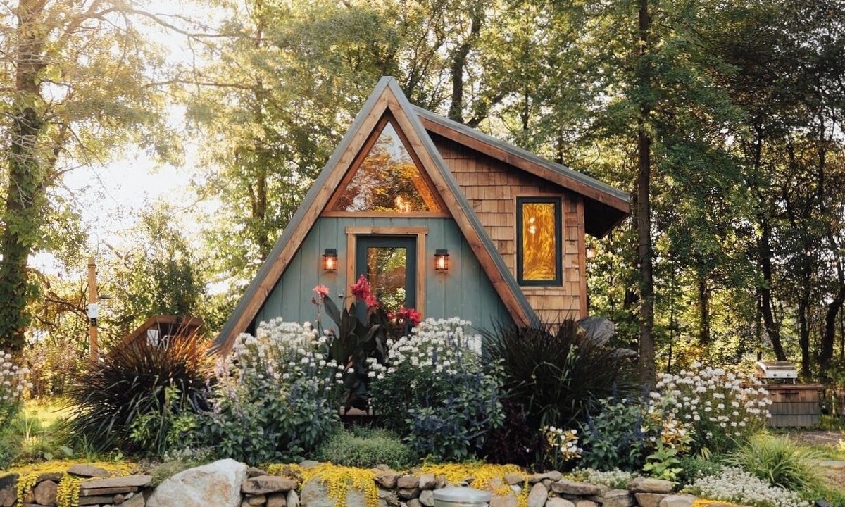 Montgomery Cabin | The Step. Beautiful Cozy A frame on Farm + River