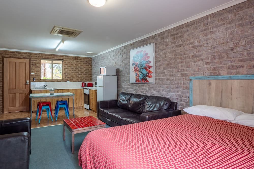 Eildon House | Eildon Parkview Motor Inn. Room 10