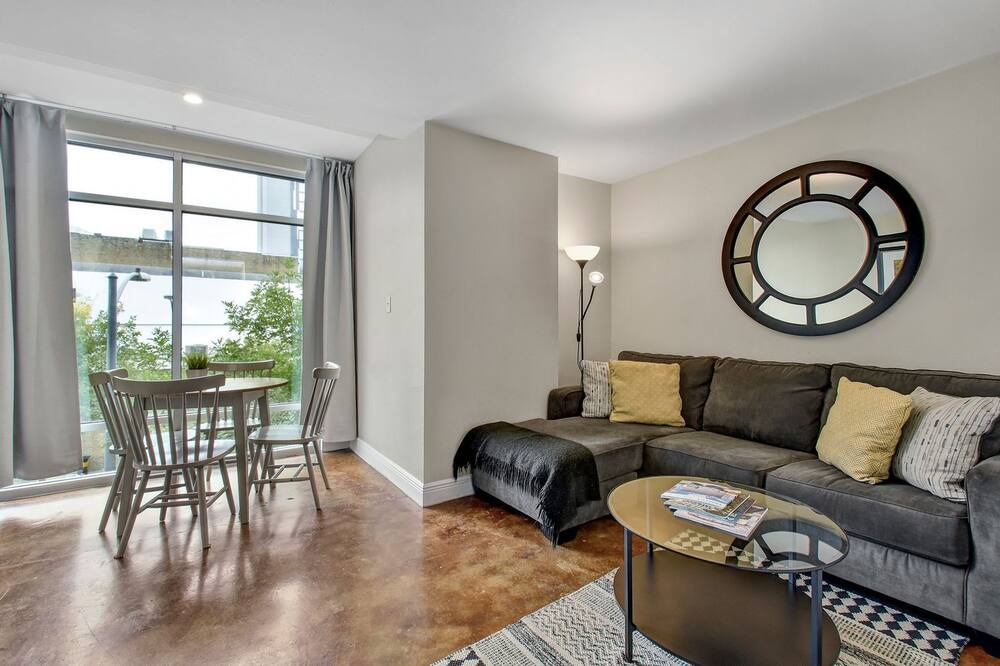 Civic District Apartment | The Littlefields by Lodgewell | Downtown Chic | A7