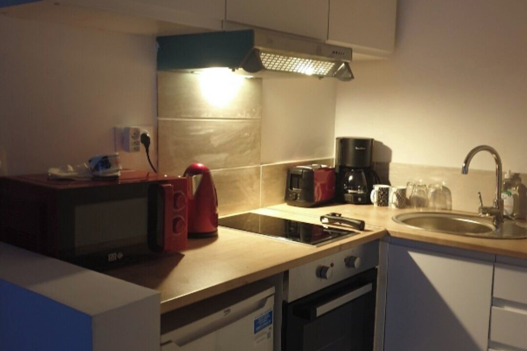 Henriville Apartment | Brown 5 stars