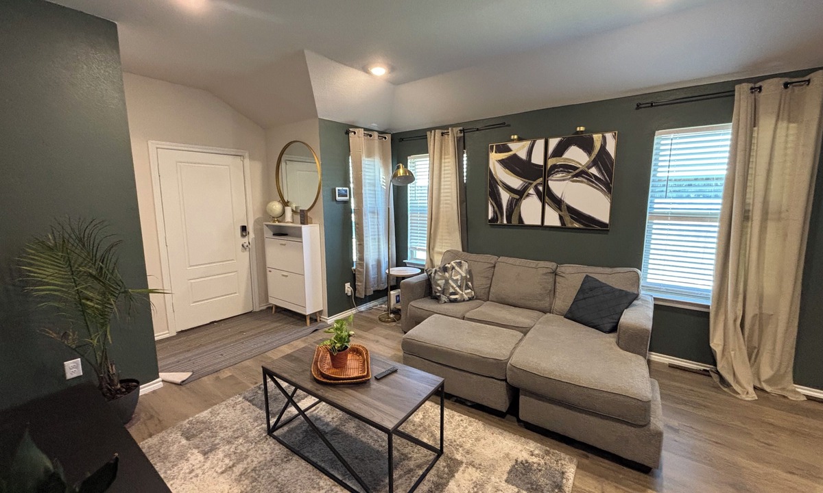 Forney House | Charming 3-bedroom house with WiFi and AC in Forney