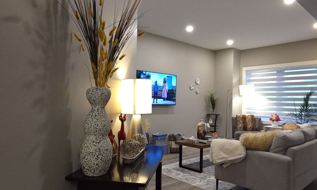 Fergus Apartment | The Firehall. History, Charm, luxury and comfort!.