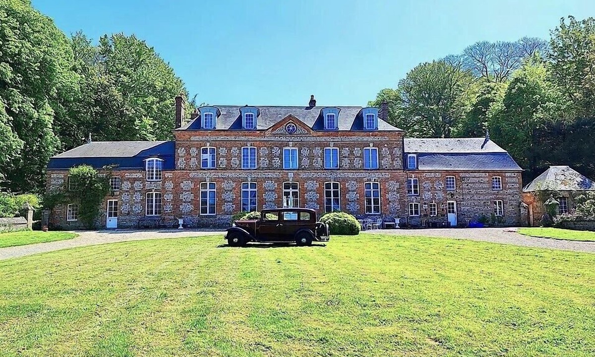 Sassetot-le-Mauconduit House | The wing of Château de Briquedalles