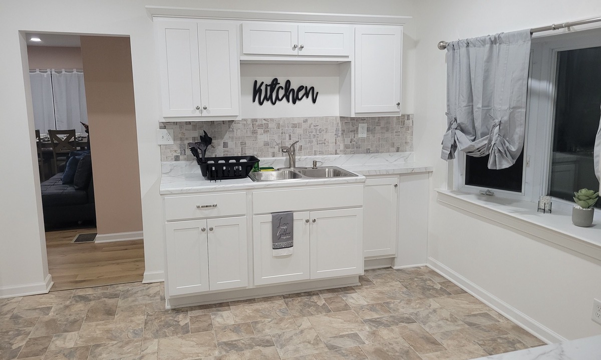 Charlotte Apartment | Quiet, Beachside Modern 2-bedroom with WiFi and AC in charming Rochester