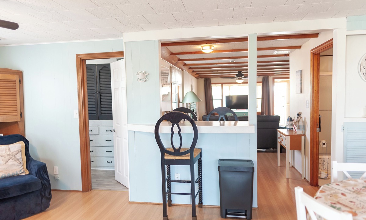 Seabrook Cottage | Charming 2-bedroom cottage at fabulous Seabrook Beach with breathtaking sunsets!