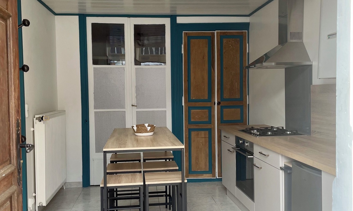 Chatillon-sur-Seine Apartment | The little blue house