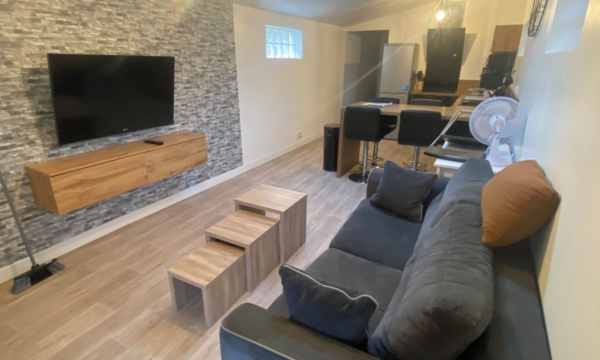 Montjuzet House | Agréable Maison Individuelle