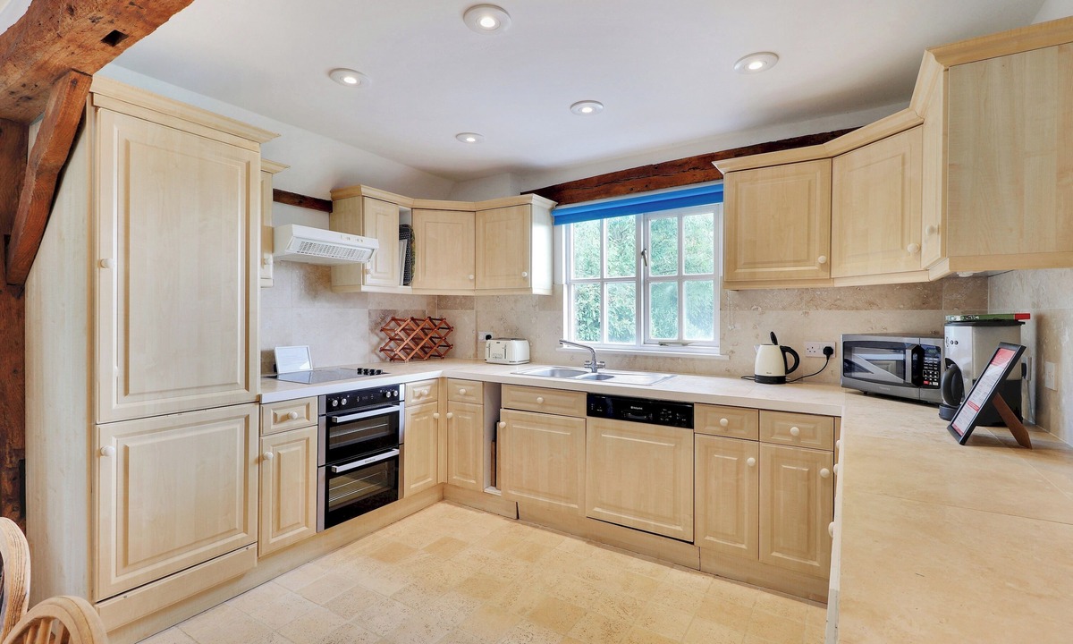 Leigh House | Pass the Keys | Beautiful rural barn