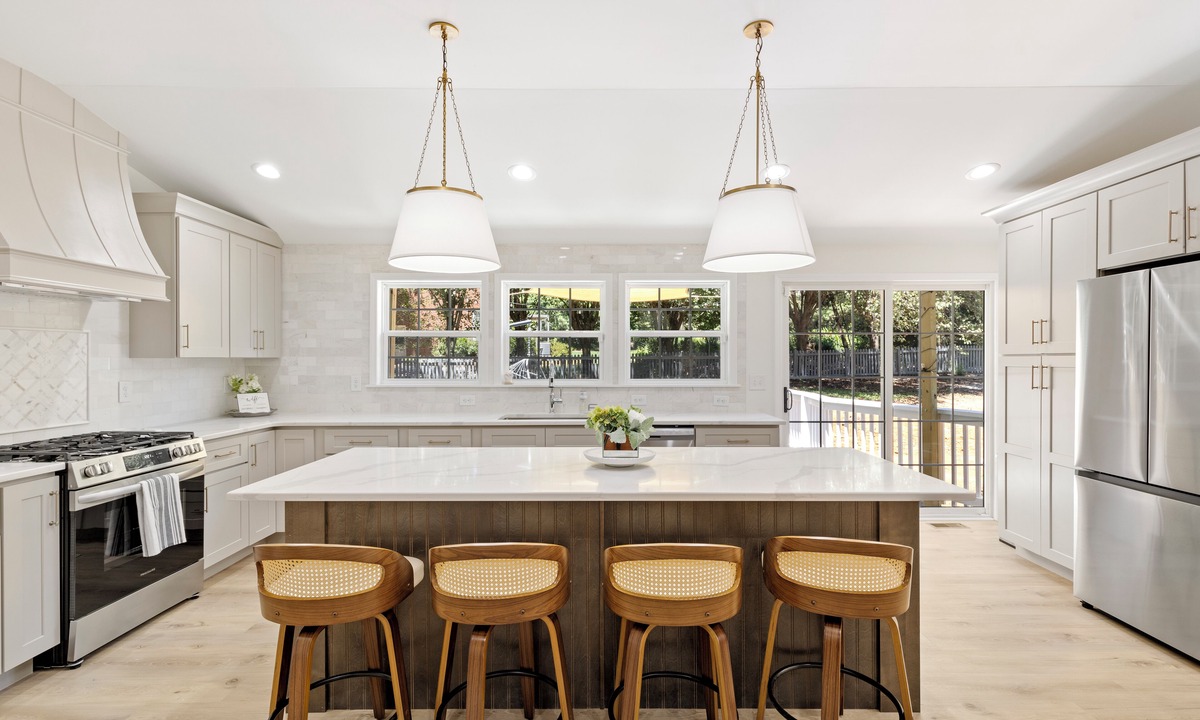 Garner House | Spacious Garner Home for 15!