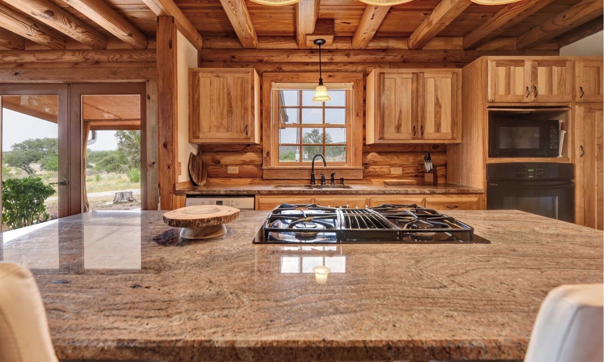 Burnet Cabin | EHAD RANCH 3-bedroom cabin in the Hill Country of Texas