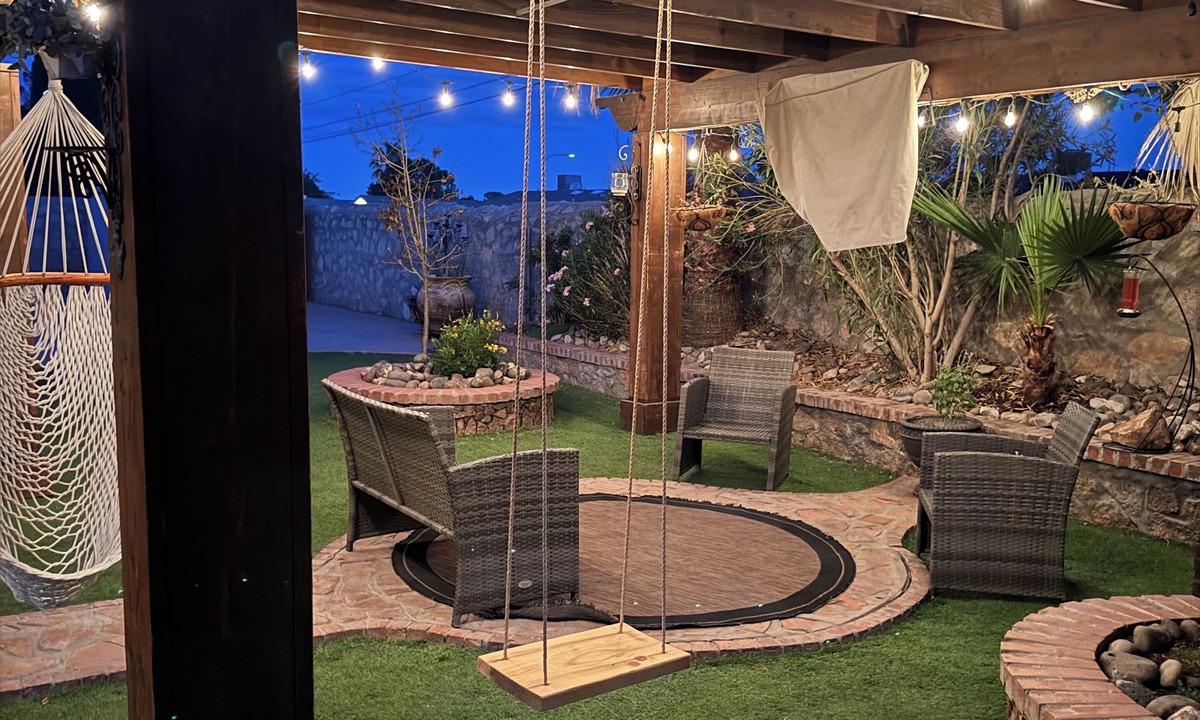 Pebble Hills Park House | Delightful 3200 sqft 5-bedroom house in El Paso with WiFi, spacious to comfort.