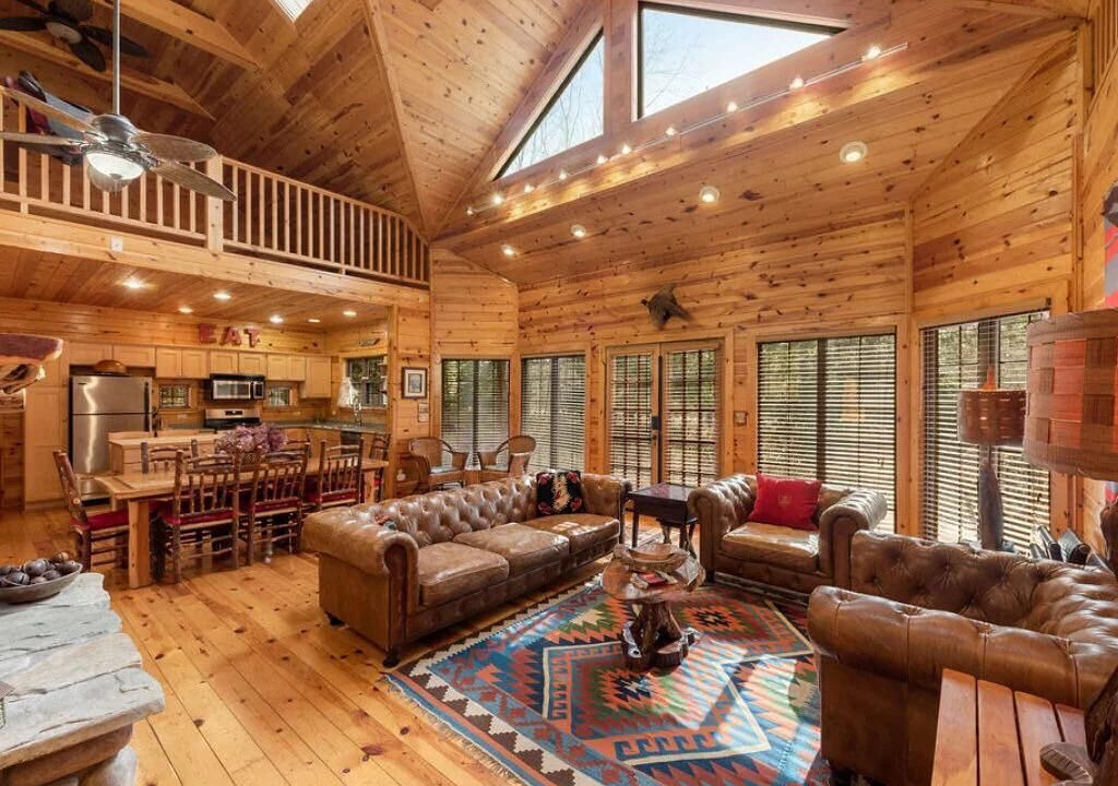 Lakeside Cabin | CEDAR LODGE HIDEAWAY: Private pool, private beach, fireplace, & firepit.