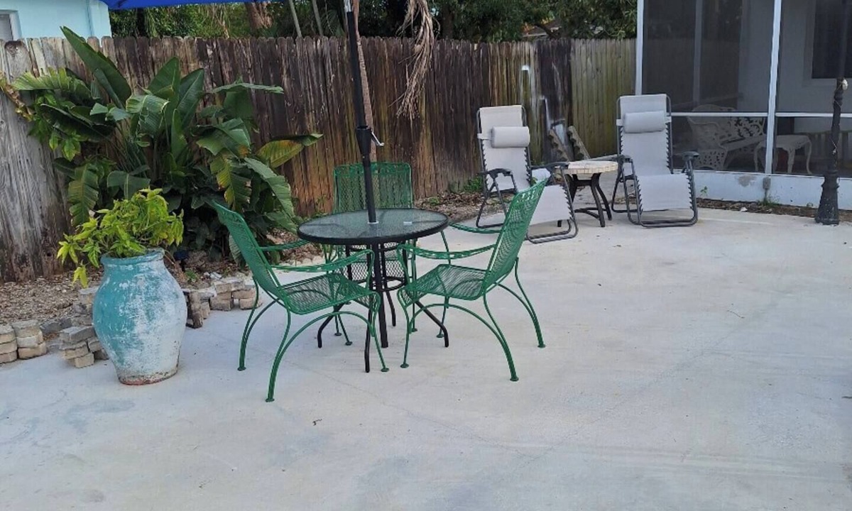 Oakland Park Apartment | Lucea by the Sea: Stylish One Bedroom Apartment with Pool Access!