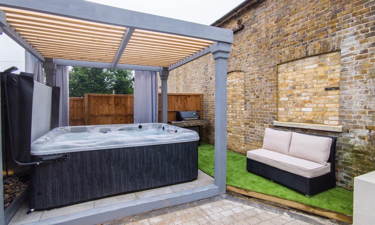 Isle of Thanet House | The Stable at Cheeseman's Farm