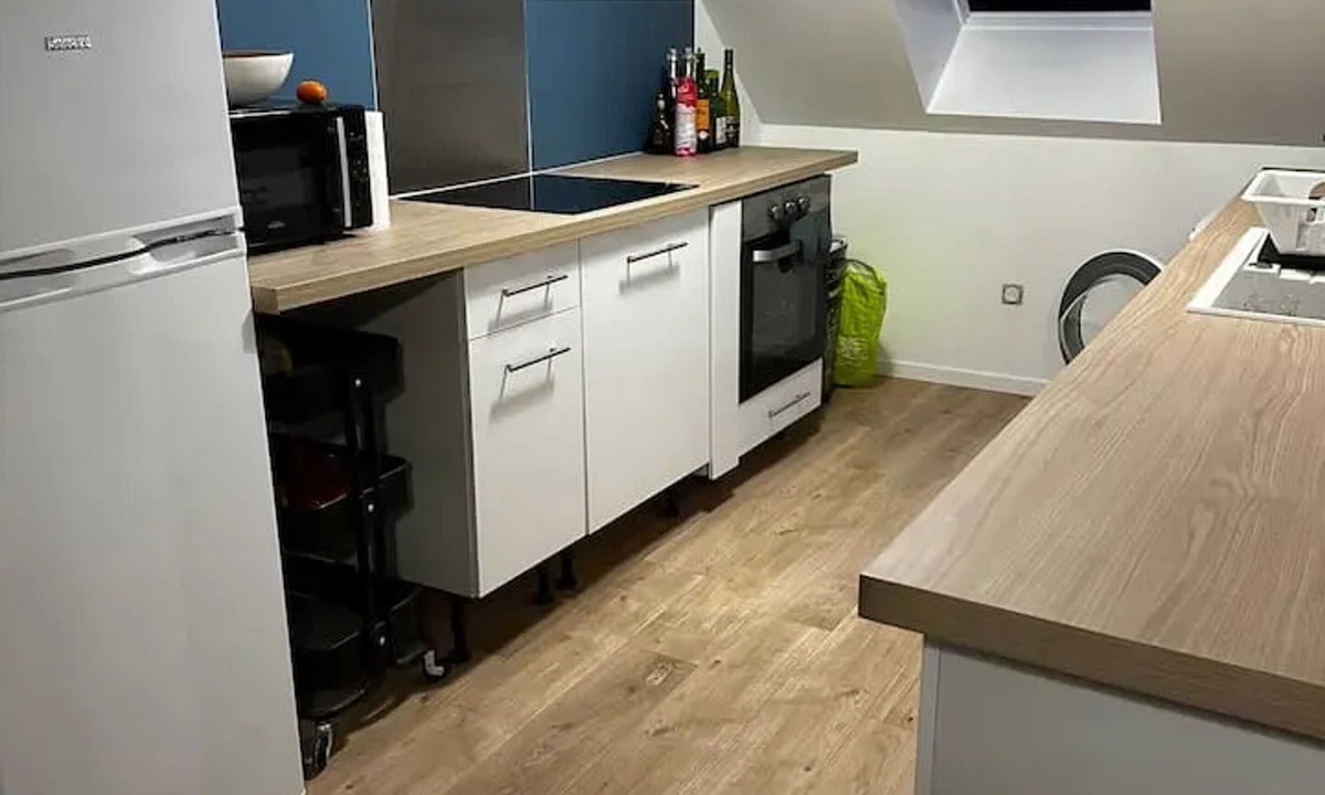 Ruille-en-Champagne Apartment | Homerez - Apt in Ruillé, Parking