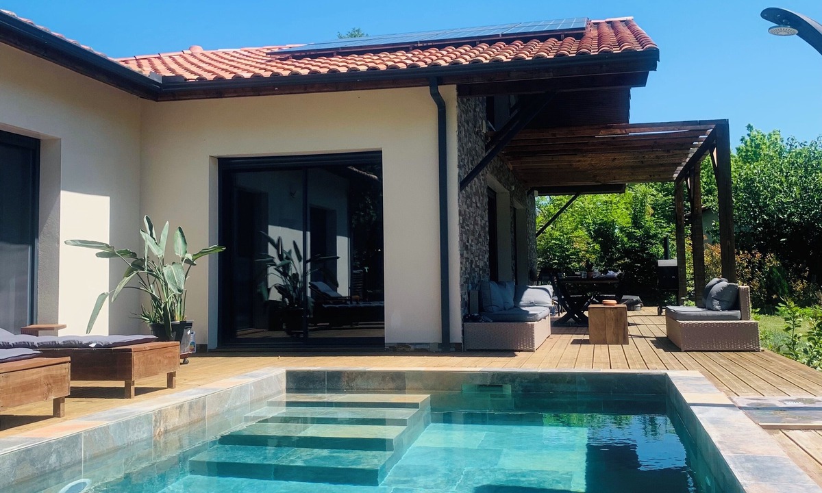 Castandet House | Maison de Vacances Design Avec Piscine Chauffée et Spa