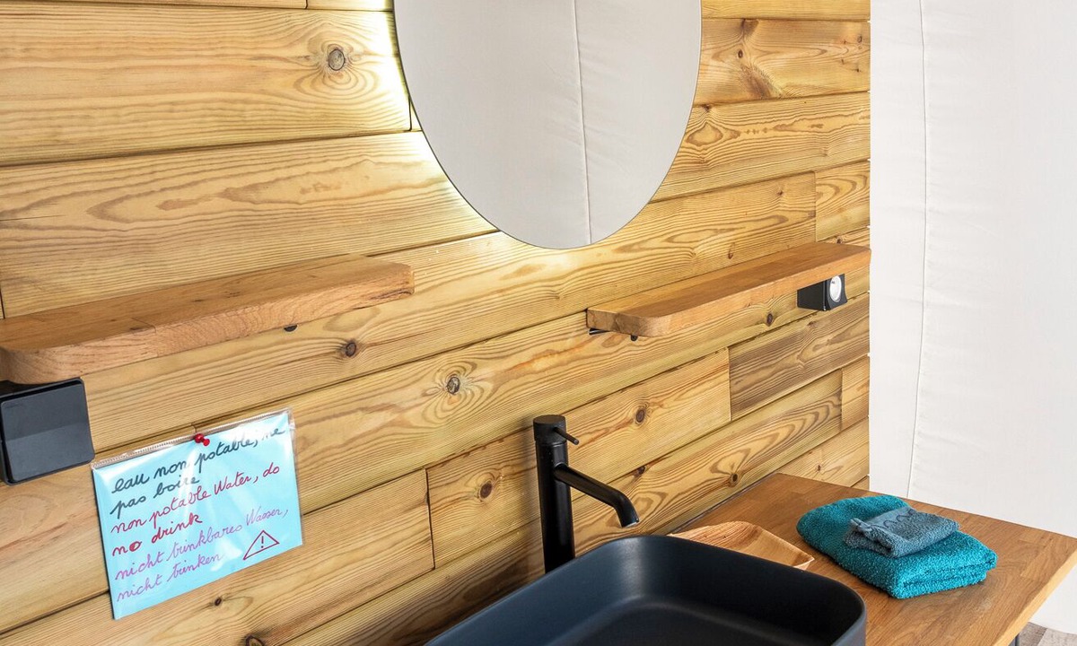 Lindry Bed & Breakfast | Maison Bulle ' la Solitaire '