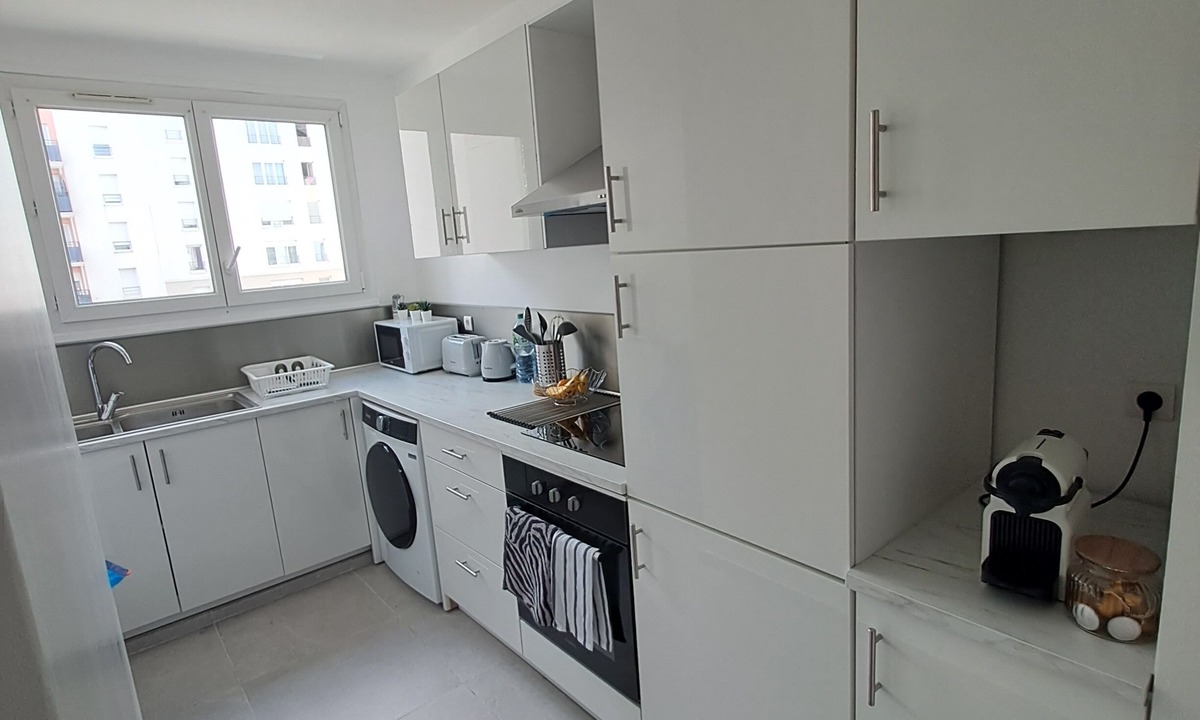 Thiais Apartment | Un Appartement 7 Personnes Agréables et Tranquille, Bien Desservis
