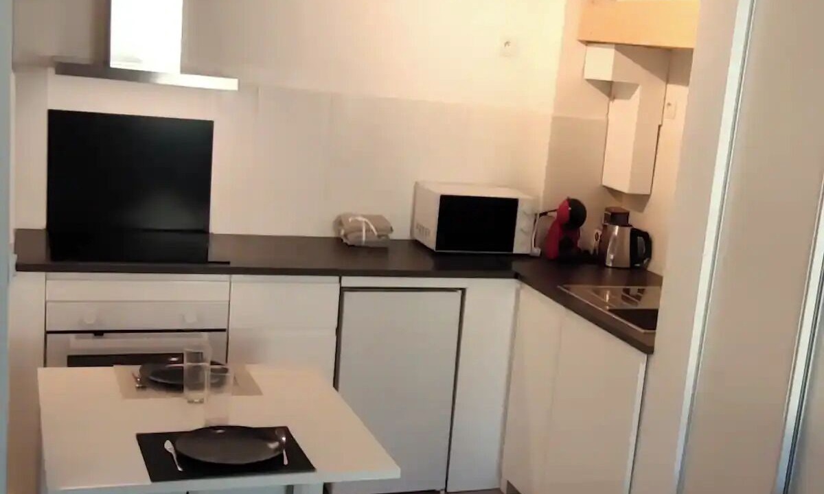 Saint-Renan Apartment | Complete accommodation for 2 people, independent access, separate bedroom.