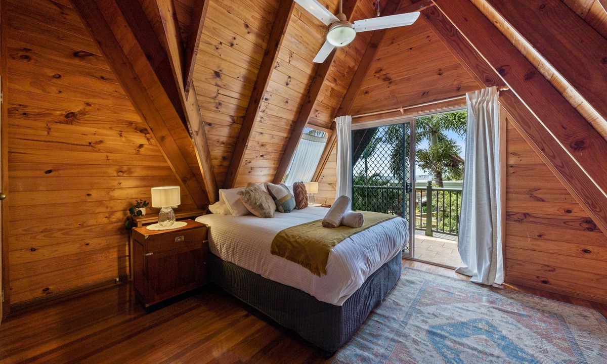 Point Lookout House | Lovat House by Discover Stradbroke