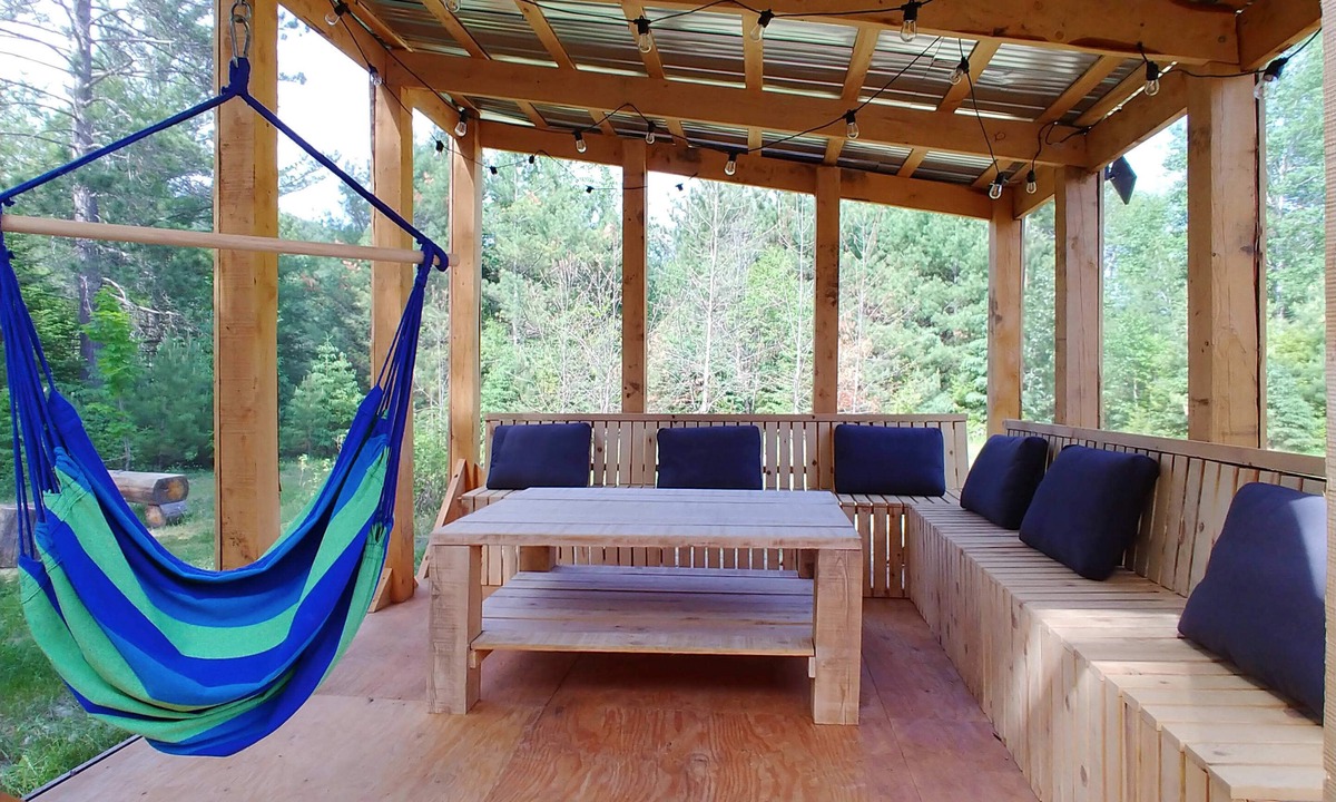 Notre-Dame-de-la-Merci House | Chalet en bois rond du Caribou | Spa et Riviere