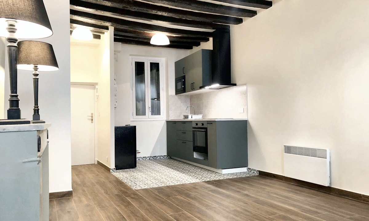 Saint-Germain-en-Laye Apartment | Homerez - Studio in Saint-Germain-en-Laye